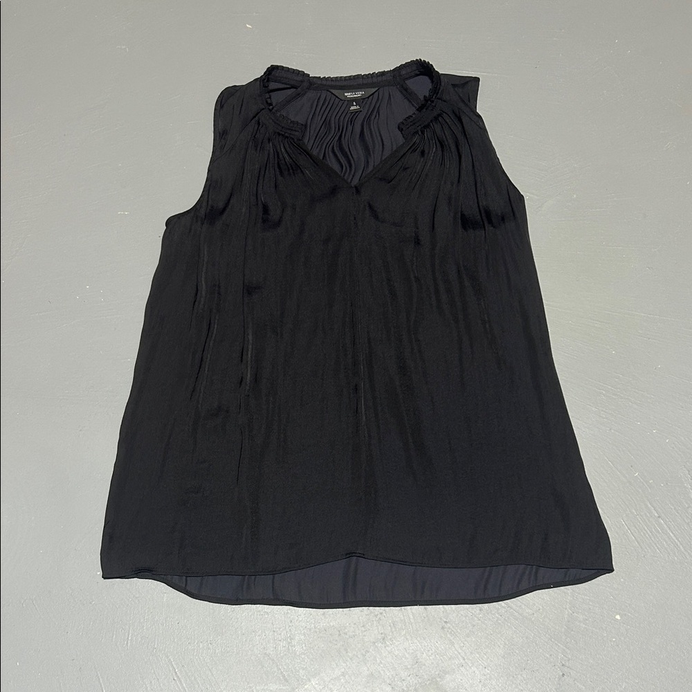 Simply Vera Vera Wang Black Shirt (Women’s Small)